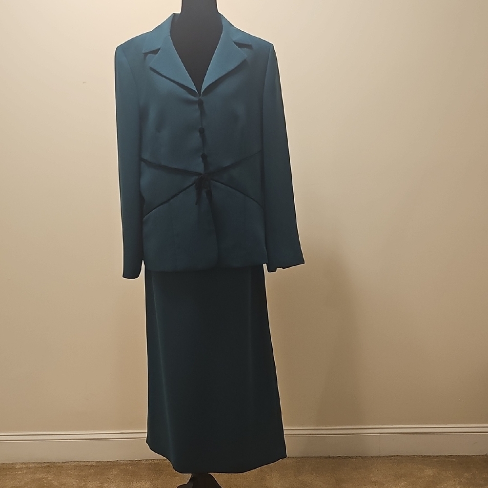 Kasper Green Women's Skirt Suit Size 14